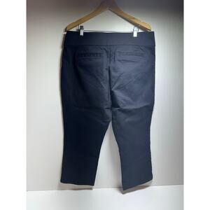 St John’s Bay Pull On Capri Pants Women’s Sz 16 Black Stretch Minimalist Office